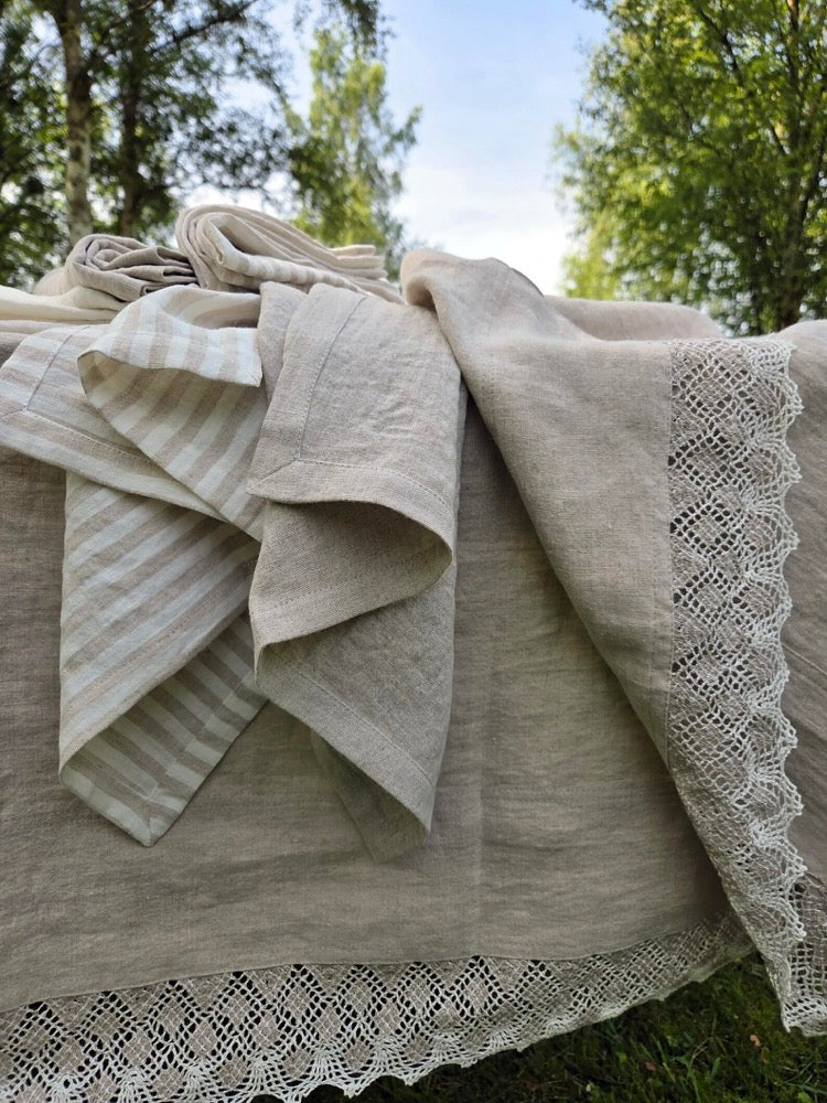 Linen Tablecloth with Wide Lace