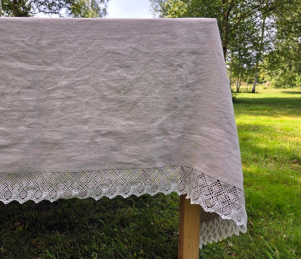Linen Tablecloth with Wide Lace
